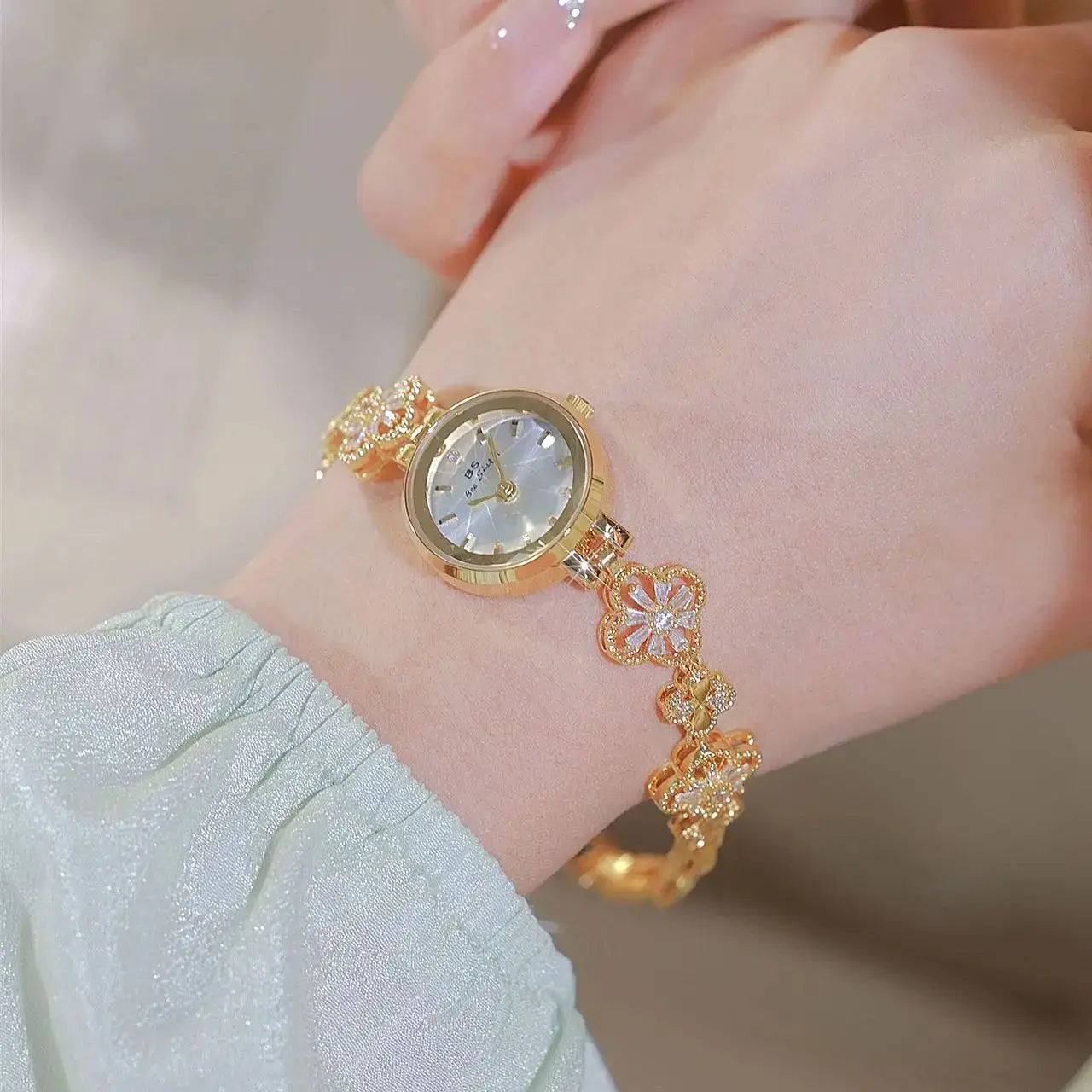 Luxe Petal Muse